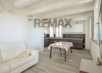 Sala da pranzo - Quadrilocale Via casale vecchio
 
36, Mondolfo - foto 13