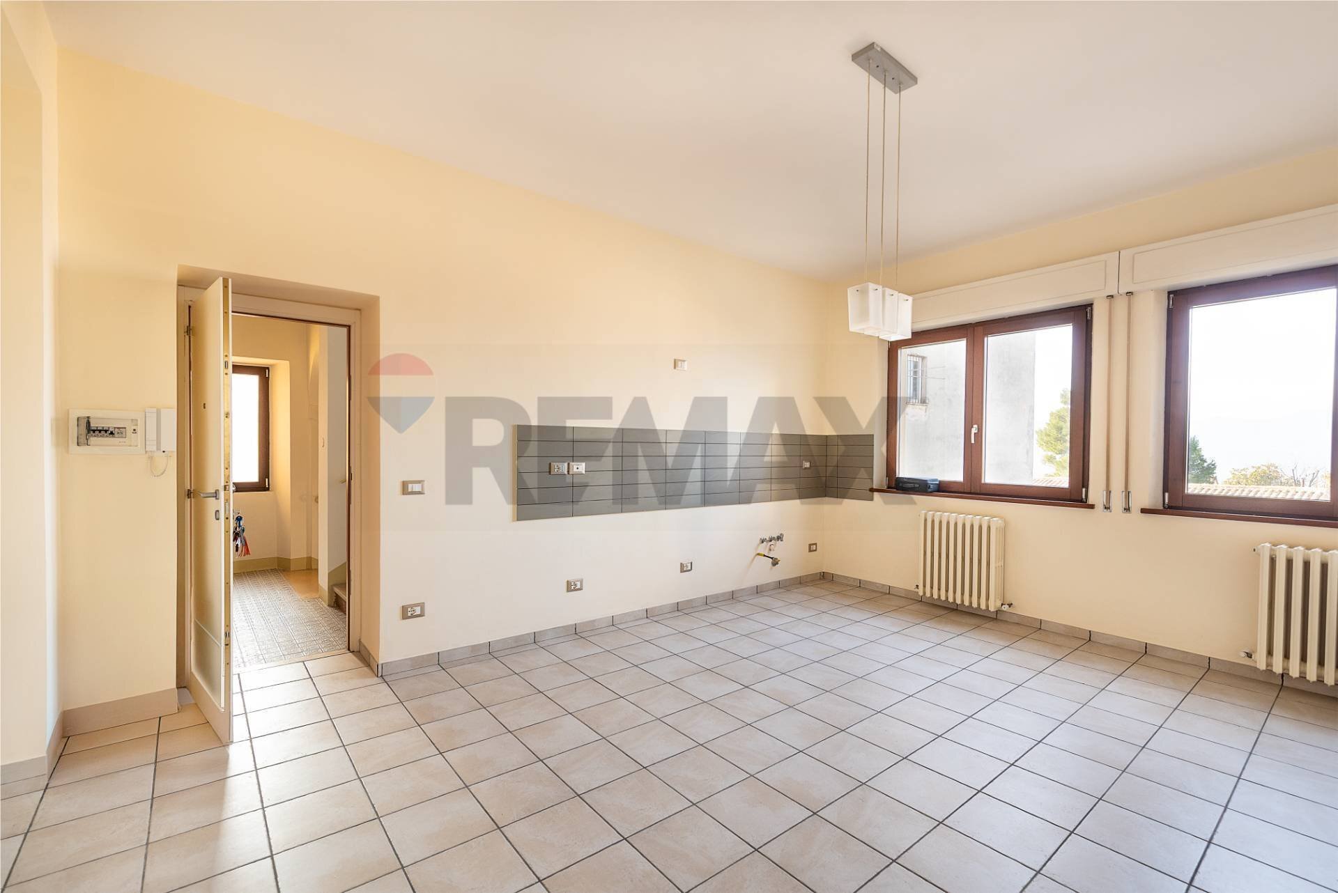 Stanza vuota - Trilocale Via Roma
6, Cupramontana - foto 2