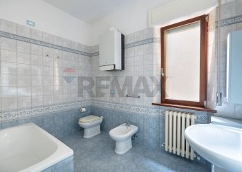 Bagno - Three-room apartment Via Roma
 
6, Cupramontana - photo 10