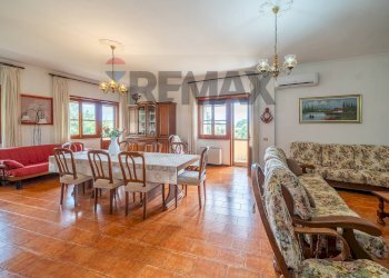 Sala da pranzo - Villa via della castagnetta
 
38, Ardea - foto 2