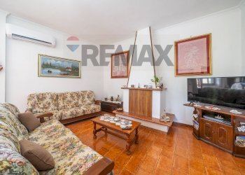 Soggiorno - Villa via della castagnetta
 
38, Ardea - foto 3