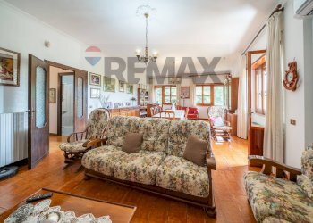 Sala da pranzo - Villa via della castagnetta
 
38, Ardea - foto 5