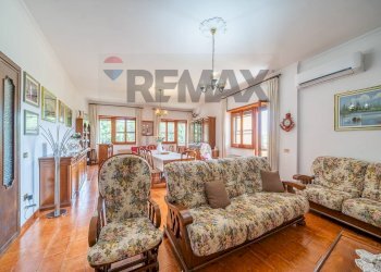 Sala da pranzo - Villa via della castagnetta
 
38, Ardea - foto 6