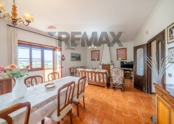 Sala da pranzo - Villa via della castagnetta
 
38, Ardea - foto 11