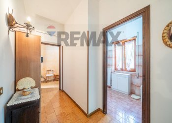 Hall / corridoio - Villa via della castagnetta
 
38, Ardea - foto 26