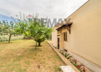 Giardino - Villa via della castagnetta
 
38, Ardea - foto 62