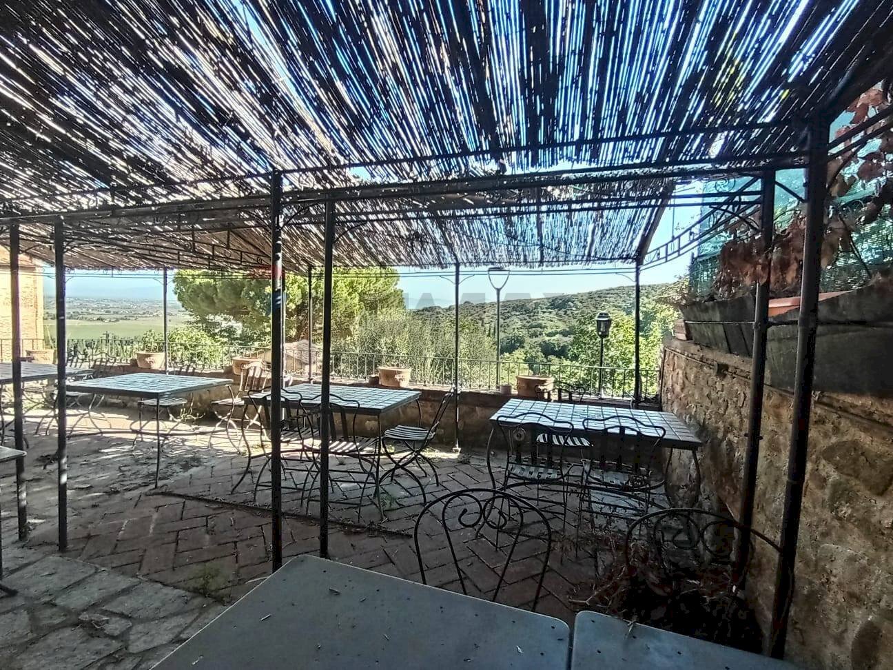 Balcone - Commercial Premises Largo Santa Maria
3, Paciano - photo 3