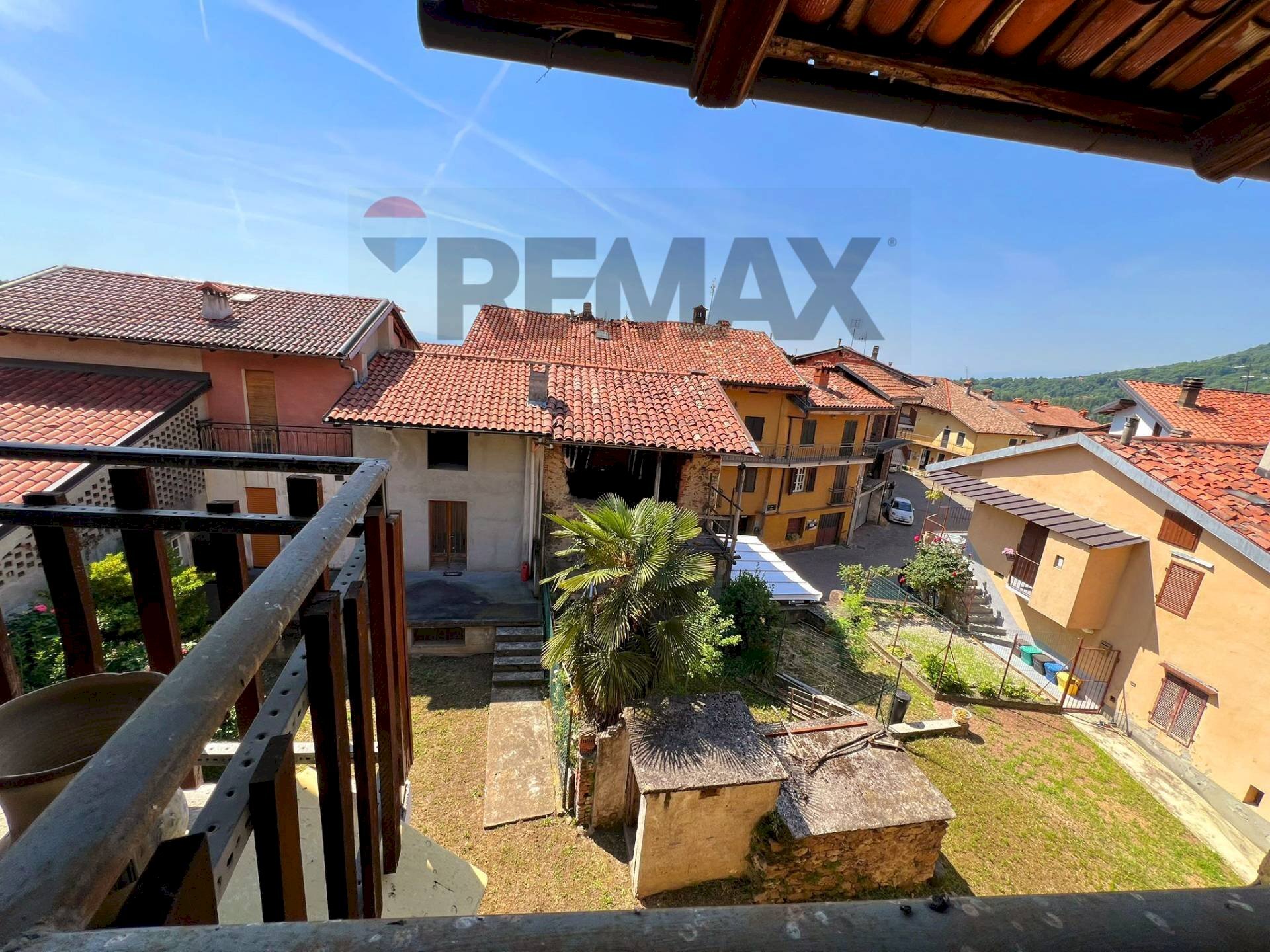 Vista dal loggiato - Casa semi indipendente via Micheletto
 
6/8, Castellamonte - foto 1