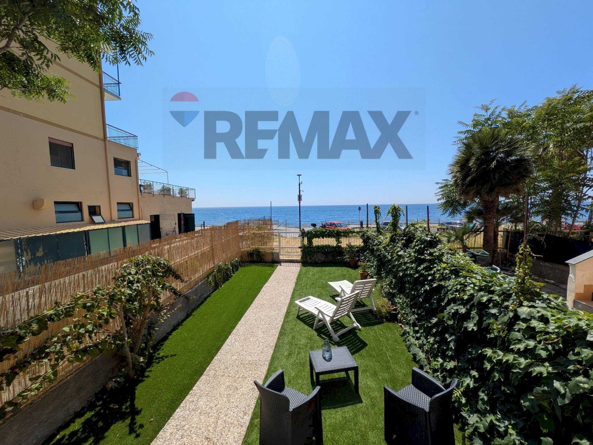 Giardino - Four-room apartment Via Lungomare
 
86, Sant'Alessio Siculo - photo 1