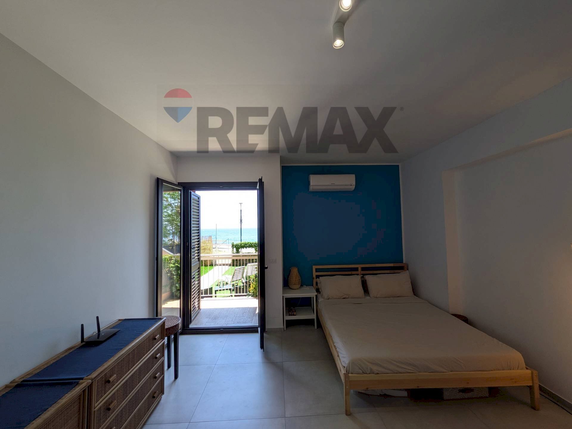 Camera / camera da letto - Four-room apartment Via Lungomare
86, Sant'Alessio Siculo - photo 2
