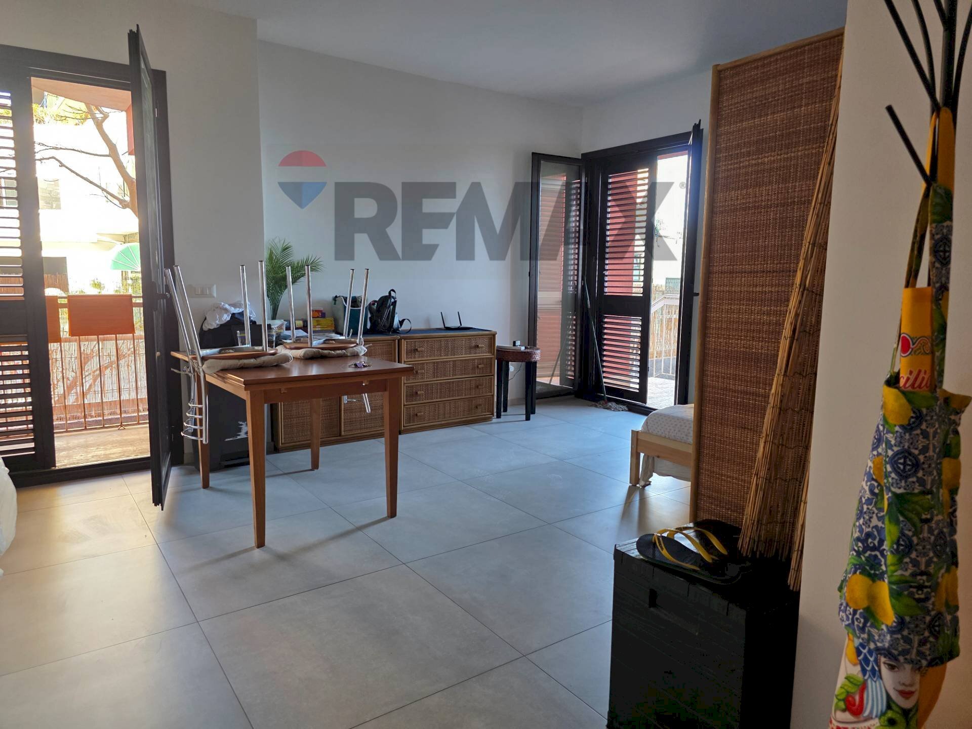 Soggiorno - Four-room apartment Via Lungomare
86, Sant'Alessio Siculo - photo 3