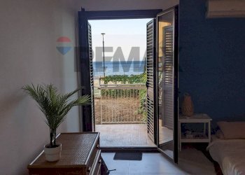 Soggiorno - Quadrilocale Via Lungomare
 
86, Sant'Alessio Siculo - foto 9