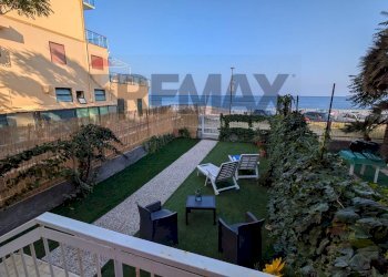 Edificio all\'aperto - Quadrilocale Via Lungomare
 
86, Sant'Alessio Siculo - foto 20