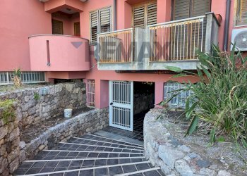 Casa all\'aperto - Quadrilocale Via Lungomare
 
86, Sant'Alessio Siculo - foto 35