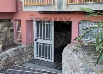 Casa all\'aperto - Quadrilocale Via Lungomare
 
86, Sant'Alessio Siculo - foto 36