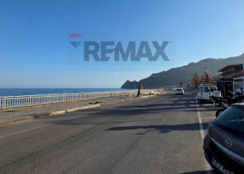 Edificio all\'aperto - Quadrilocale Via Lungomare
 
86, Sant'Alessio Siculo - foto 42
