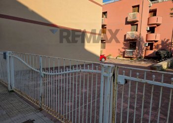 Balcone - Quadrilocale Via Lungomare
 
86, Sant'Alessio Siculo - foto 47