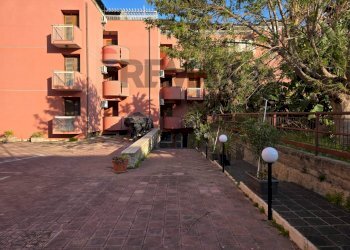 Edificio all\'aperto - Quadrilocale Via Lungomare
 
86, Sant'Alessio Siculo - foto 54