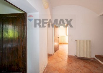 Hall / corridoio - Trilocale Via Soragna
 
13, Luzzara - foto 8