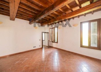 Stanza vuota - Quadrilocale Via Soragna
 
13, Luzzara - foto 18