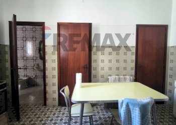 Sala da pranzo - Quadrilocale VIA IERONE I L'ETNEO
 
10, Siracusa - foto 28