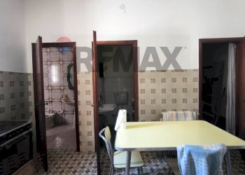 Sala da pranzo - Quadrilocale VIA IERONE I L'ETNEO
 
10, Siracusa - foto 29