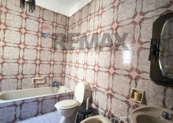Bagno - Quadrilocale VIA IERONE I L'ETNEO
 
10, Siracusa - foto 30