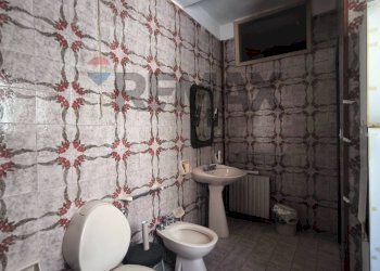 Bagno - Quadrilocale VIA IERONE I L'ETNEO
 
10, Siracusa - foto 31