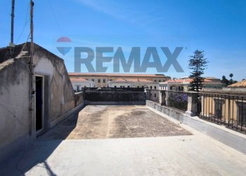 Terrazza - Quadrilocale VIA IERONE I L'ETNEO
 
10, Siracusa - foto 34