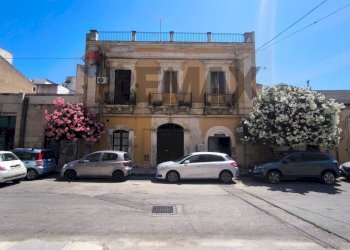 Edificio all\'aperto - Quadrilocale VIA IERONE I L'ETNEO
 
10, Siracusa - foto 44