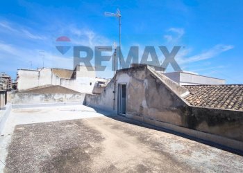 Terrazza - Quadrilocale VIA IERONE I L'ETNEO
 
10, Siracusa - foto 47