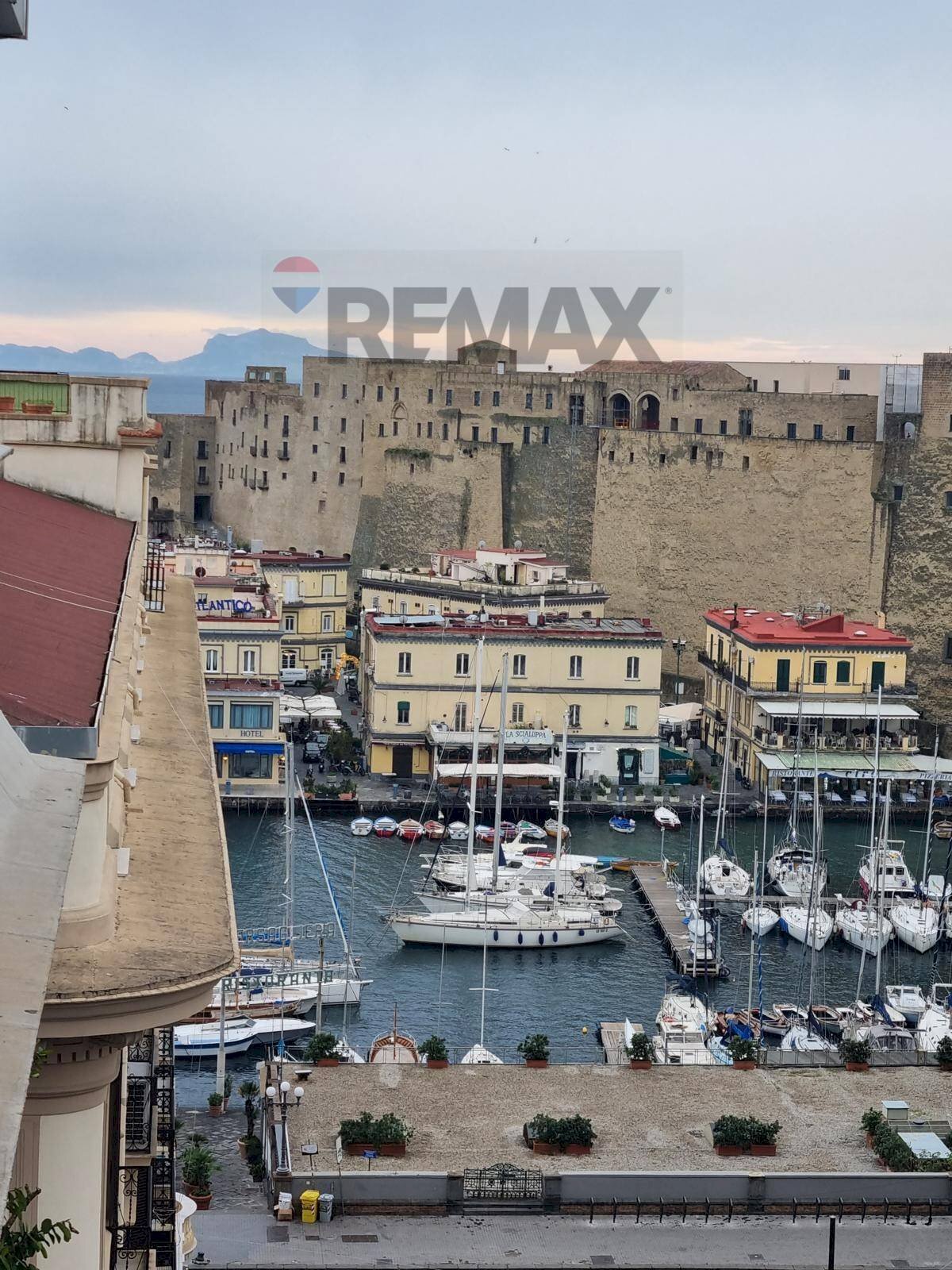 Vista dell\'acqua - Quadrilocale via santa lucia
 
143, Napoli - foto 1