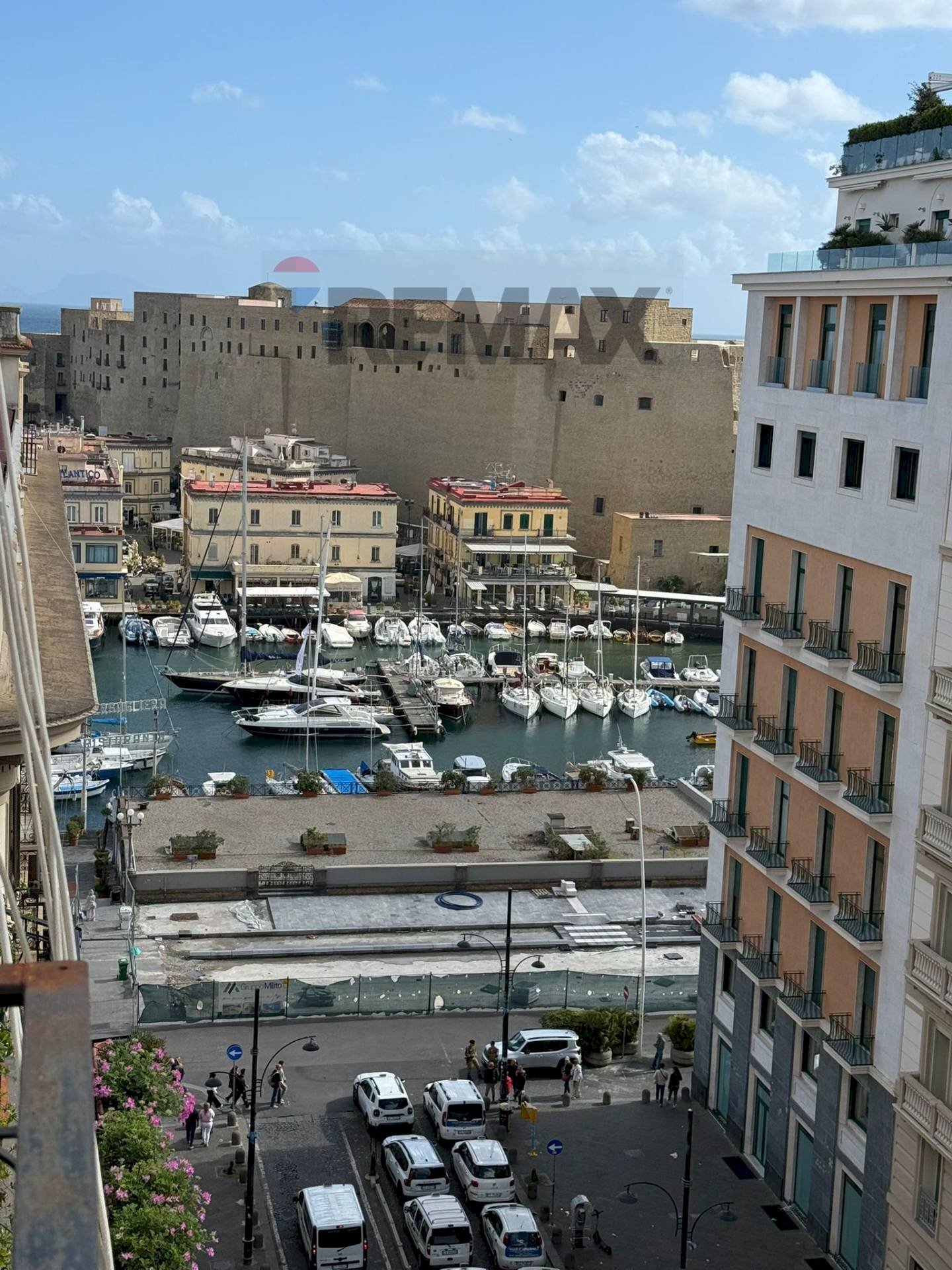 Edificio all\'aperto - Quadrilocale via santa lucia
 
143, Napoli - foto 2