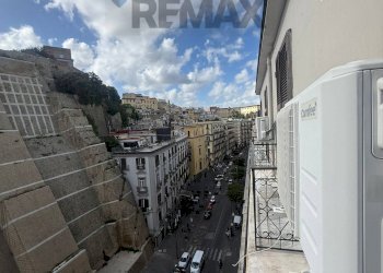 Edificio all\'aperto - Quadrilocale via santa lucia
 
143, Napoli - foto 13