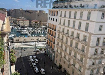 Edificio all\'aperto - Quadrilocale via santa lucia
 
143, Napoli - foto 29