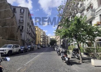 Edificio all\'aperto - Quadrilocale via santa lucia
 
143, Napoli - foto 38