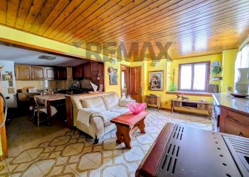 Sala da pranzo - Casa semi indipendente Via Contrinzio
 
40, Bienno - foto 9