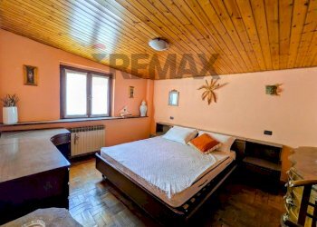 Camera / camera da letto - Casa semi indipendente Via Contrinzio
 
40, Bienno - foto 15