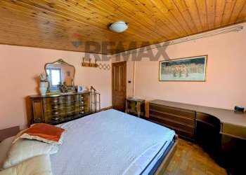 Camera / camera da letto - Casa semi indipendente Via Contrinzio
 
40, Bienno - foto 17