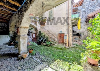 Giardino - Casa semi indipendente Via Contrinzio
 
40, Bienno - foto 22