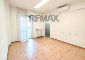 Stanza vuota - Three-room apartment strada volvera
 
25, Orbassano - photo 5