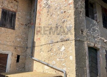 Edificio all\'aperto - Rustico Via Paoli
4, Posina - foto 3