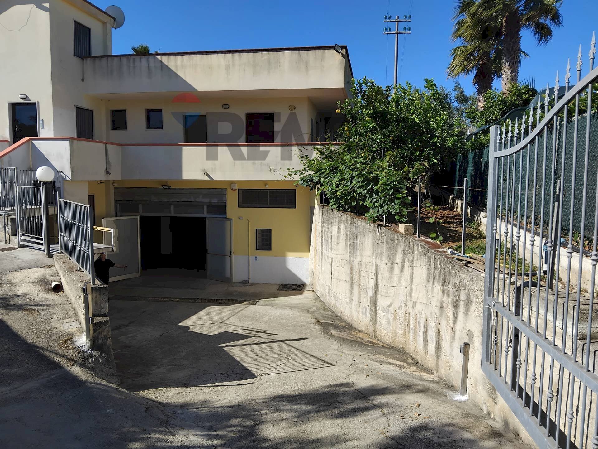 Edificio all\'aperto - Warehouse Località Defensola, Vieste - photo 2