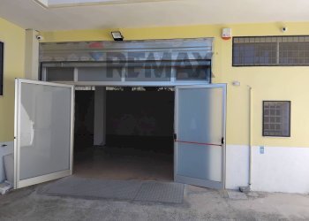 Edificio all\'aperto - Magazzino Località Defensola, Vieste - foto 5