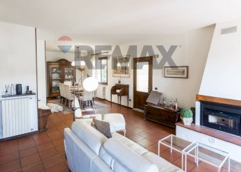 Sala da pranzo - Casa semi indipendente Via Caduti di Cefalonia e Corfù
 
8, Salsomaggiore Terme - foto 10