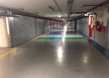 Parcheggio - Box via correggio
 
snc, Milano - foto 11