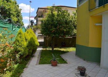 Giardino - Villa Via Cupa delle Fescine
 
35, Pozzuoli - photo 4