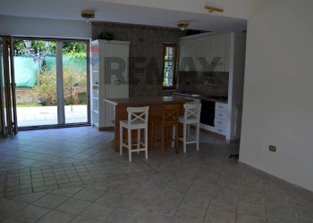 Sala da pranzo - Villa Via Cupa delle Fescine
 
35, Pozzuoli - photo 20