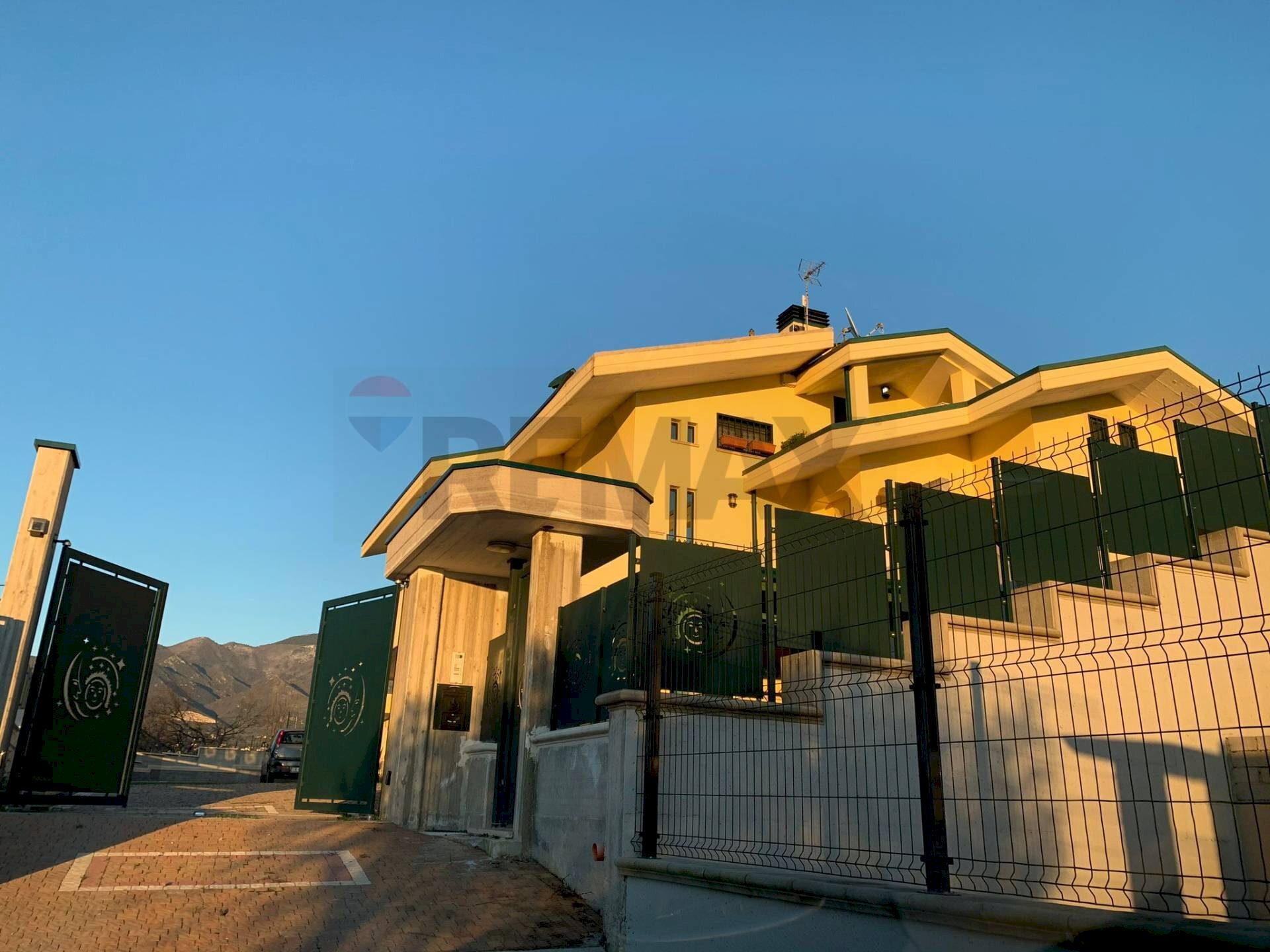 Edificio all\'aperto - Casa indipendente Cervaro - foto 1