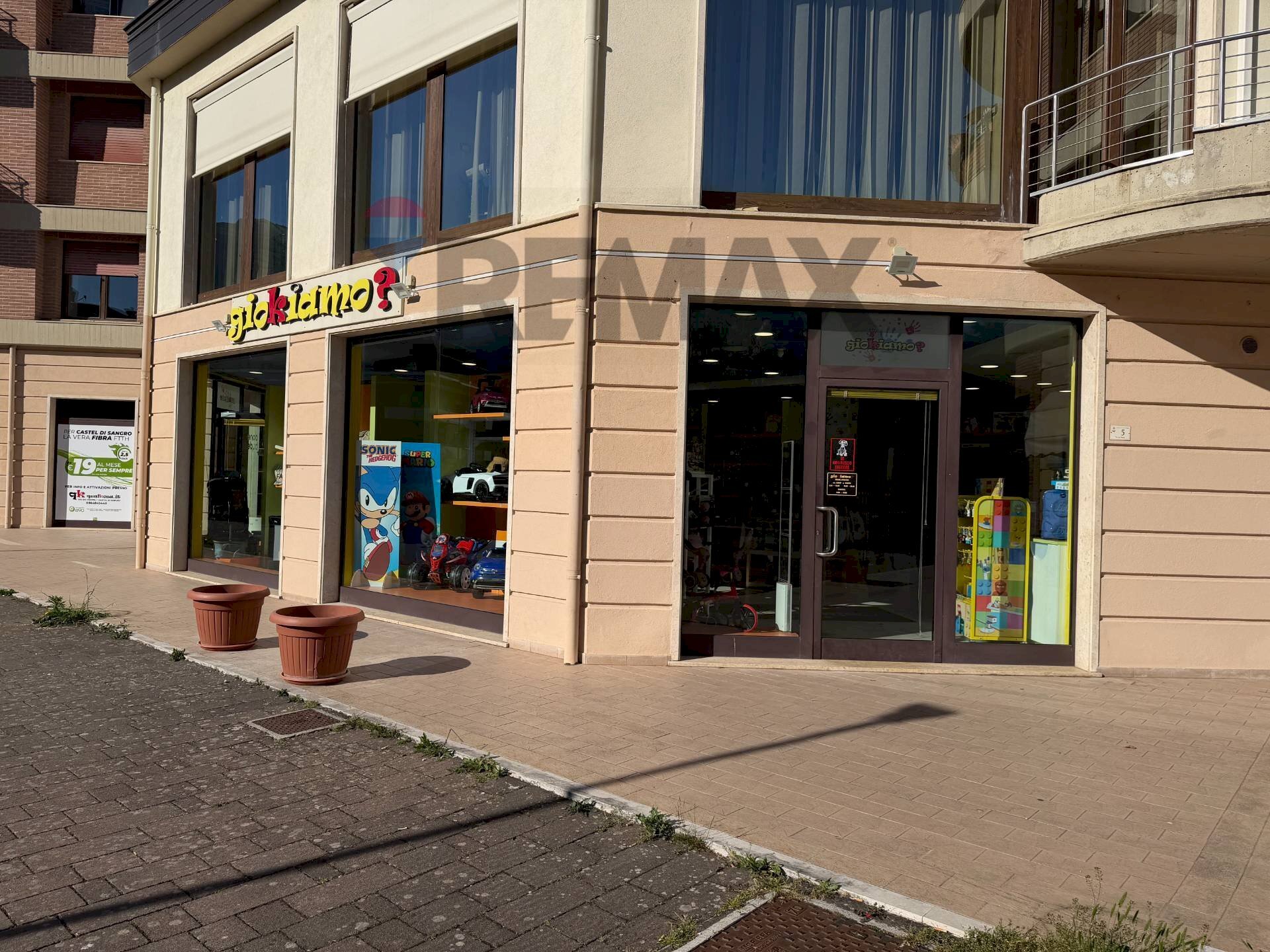 Edificio all\'aperto - Attività Commerciale Via dei Pentri
1, Castel di Sangro - foto 2